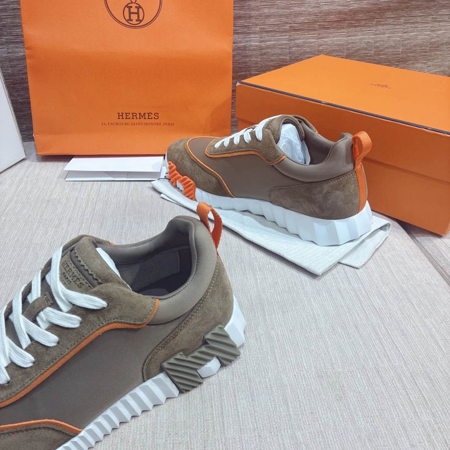 Кроссовки Женские Hermes 17977062