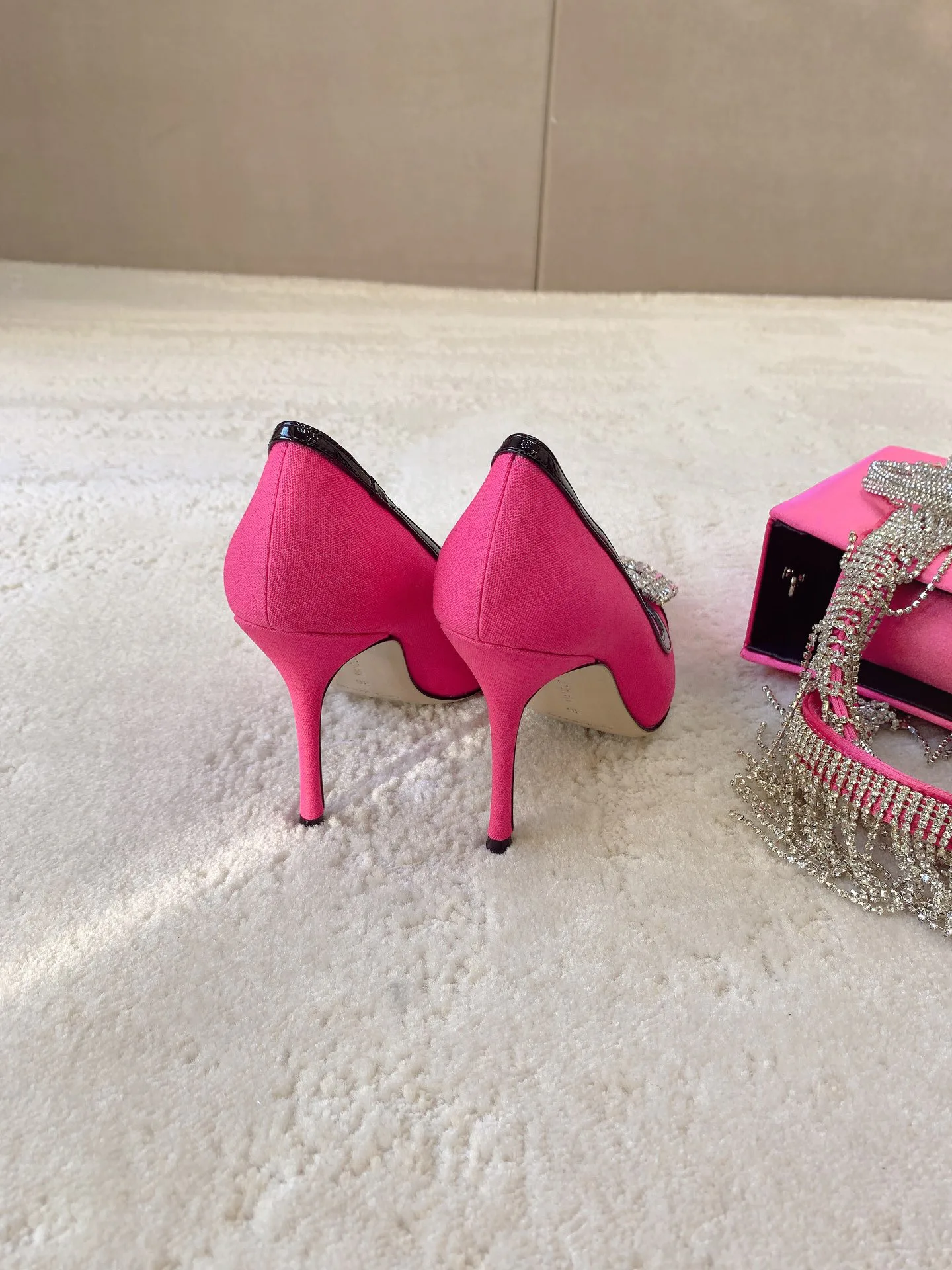 Туфли Женские Manolo Blahnik 18698273