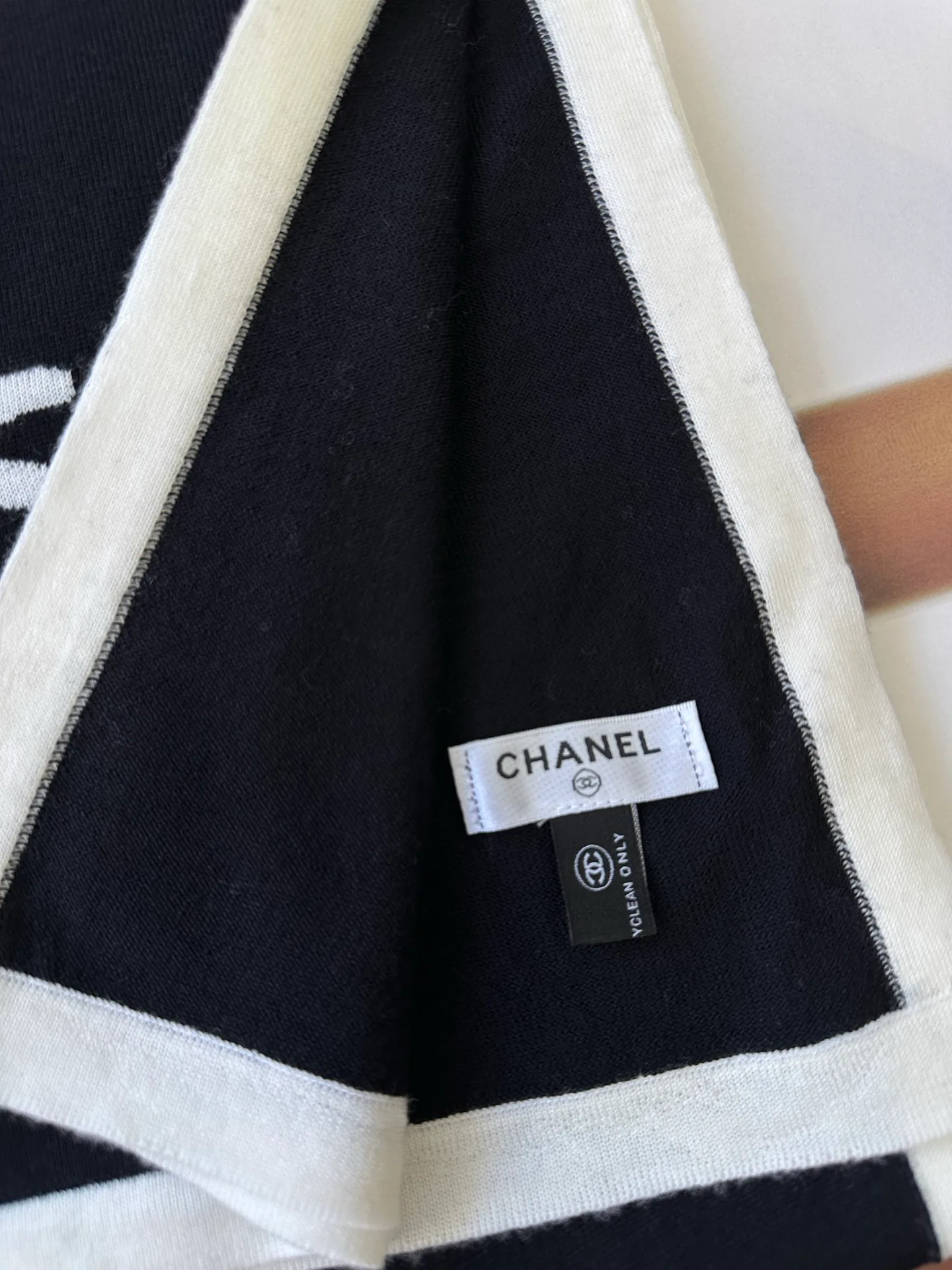 Шарфы Chanel 18127778