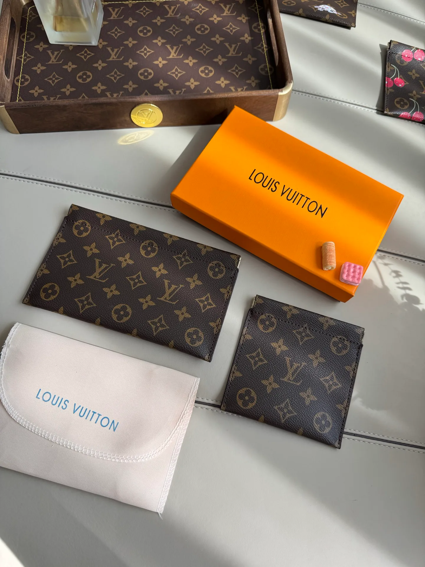 Клатчи Женские Louis Vuitton 18429620