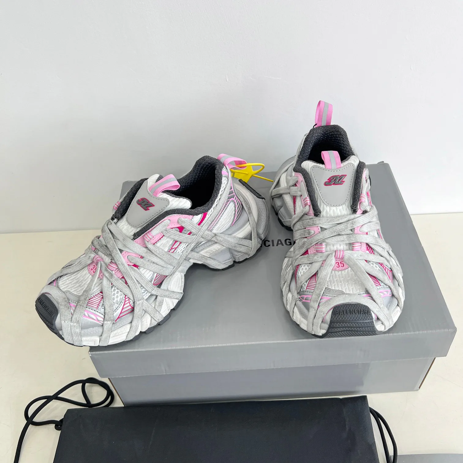 Кроссовки Женские Balenciaga 19091409
