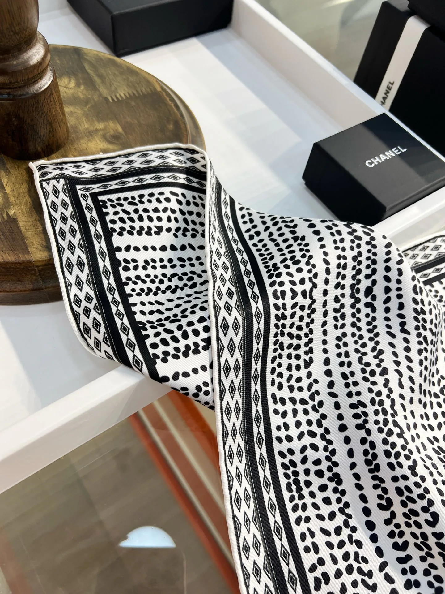 Платки Chanel 1883111