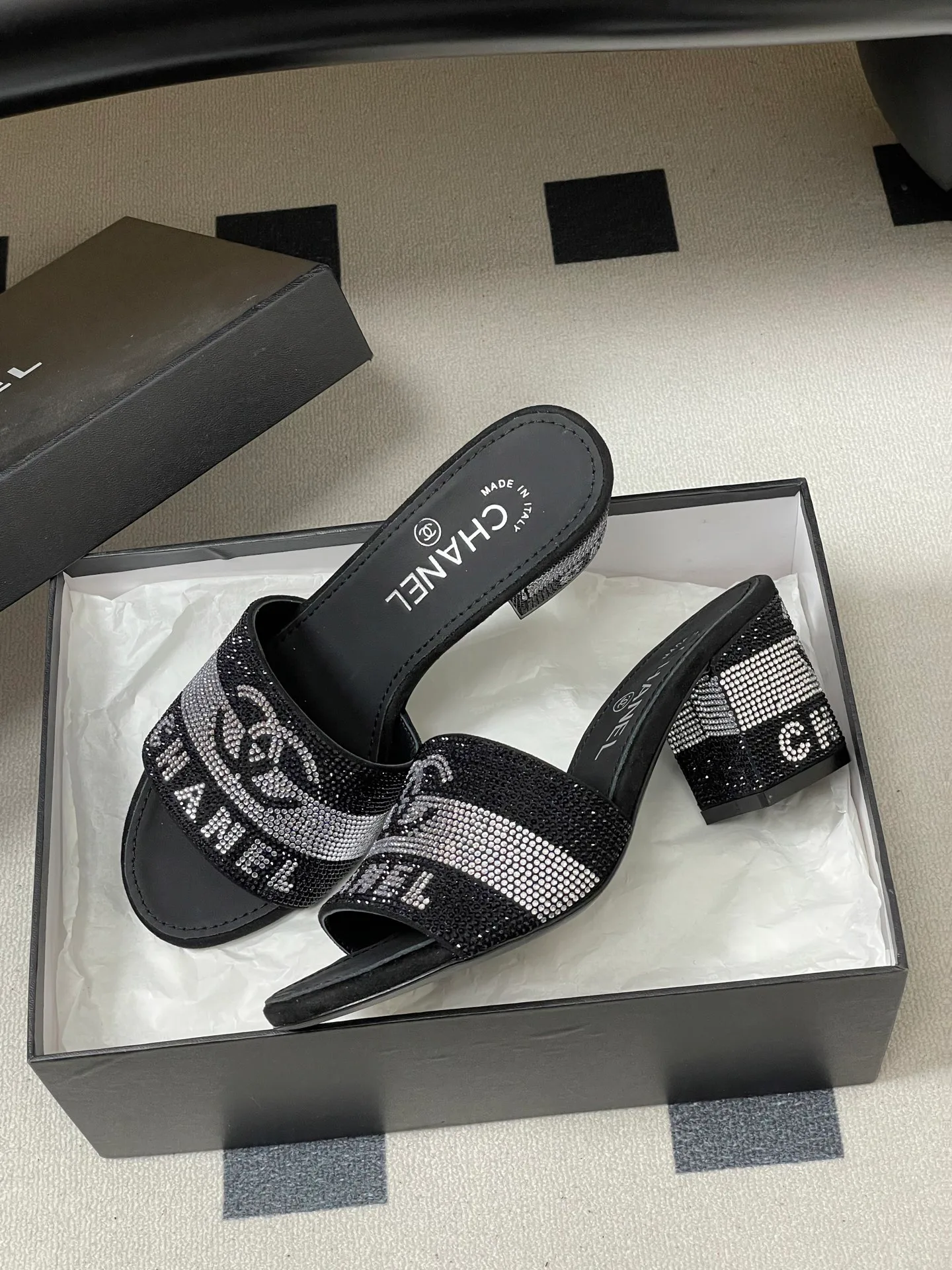 Шлепанцы Женские Chanel 10993962