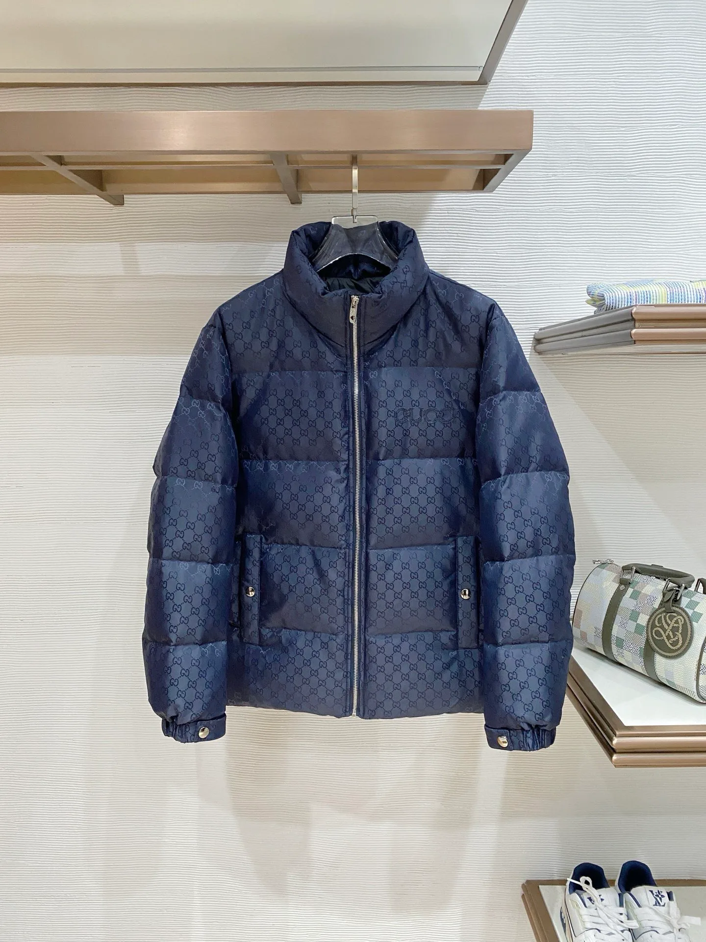 Куртки И Пуховики Женские Gucci 18971774