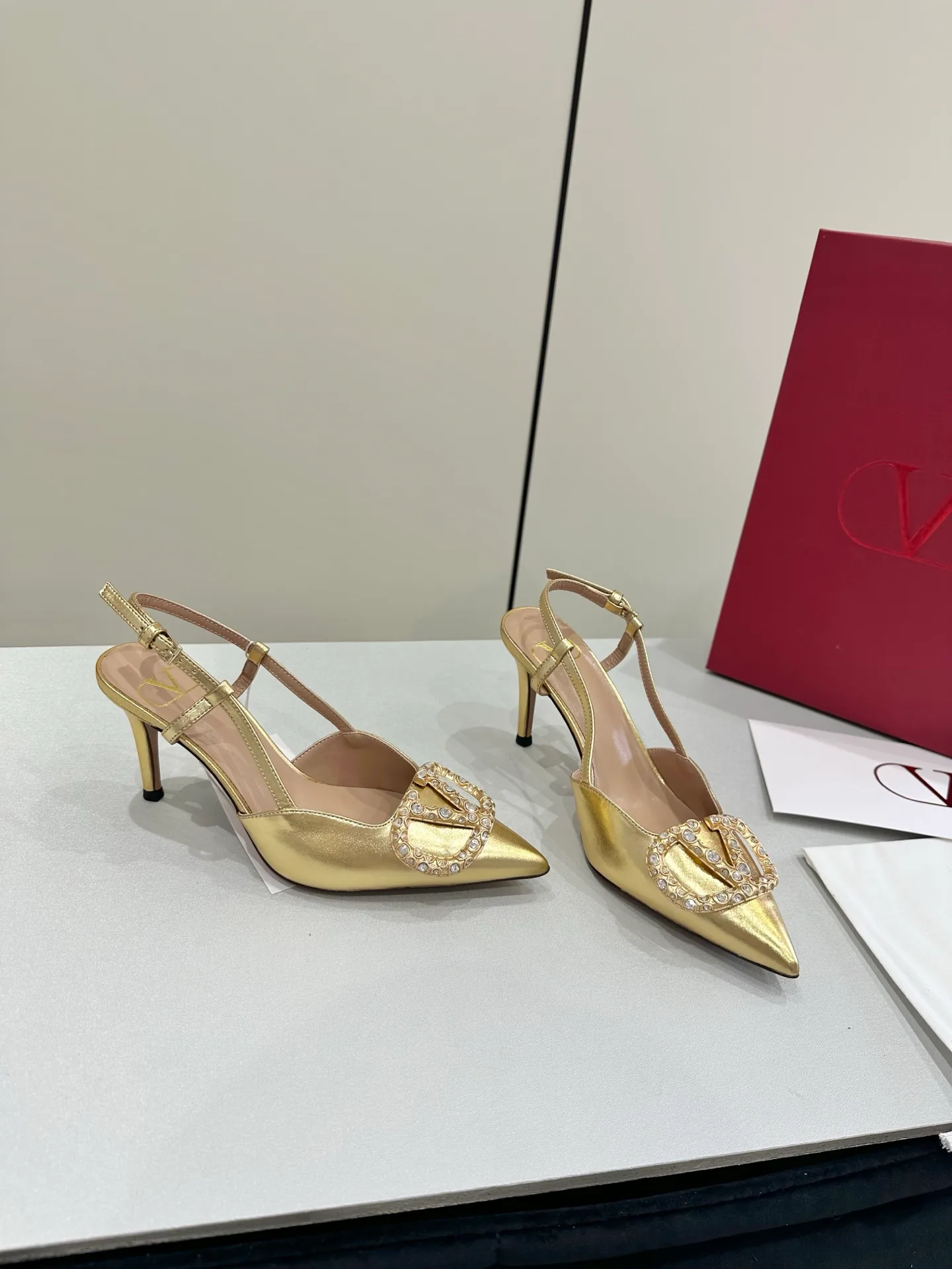 Босоножки Женские Valentino 11608825