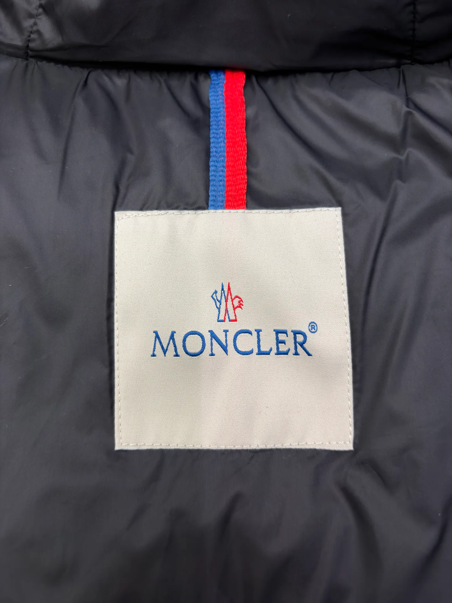 Куртки И Пуховики Женские Moncler 18111723