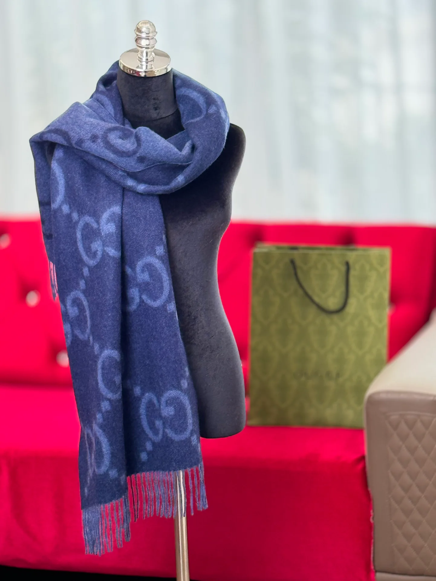 Шарфы Gucci 17992377