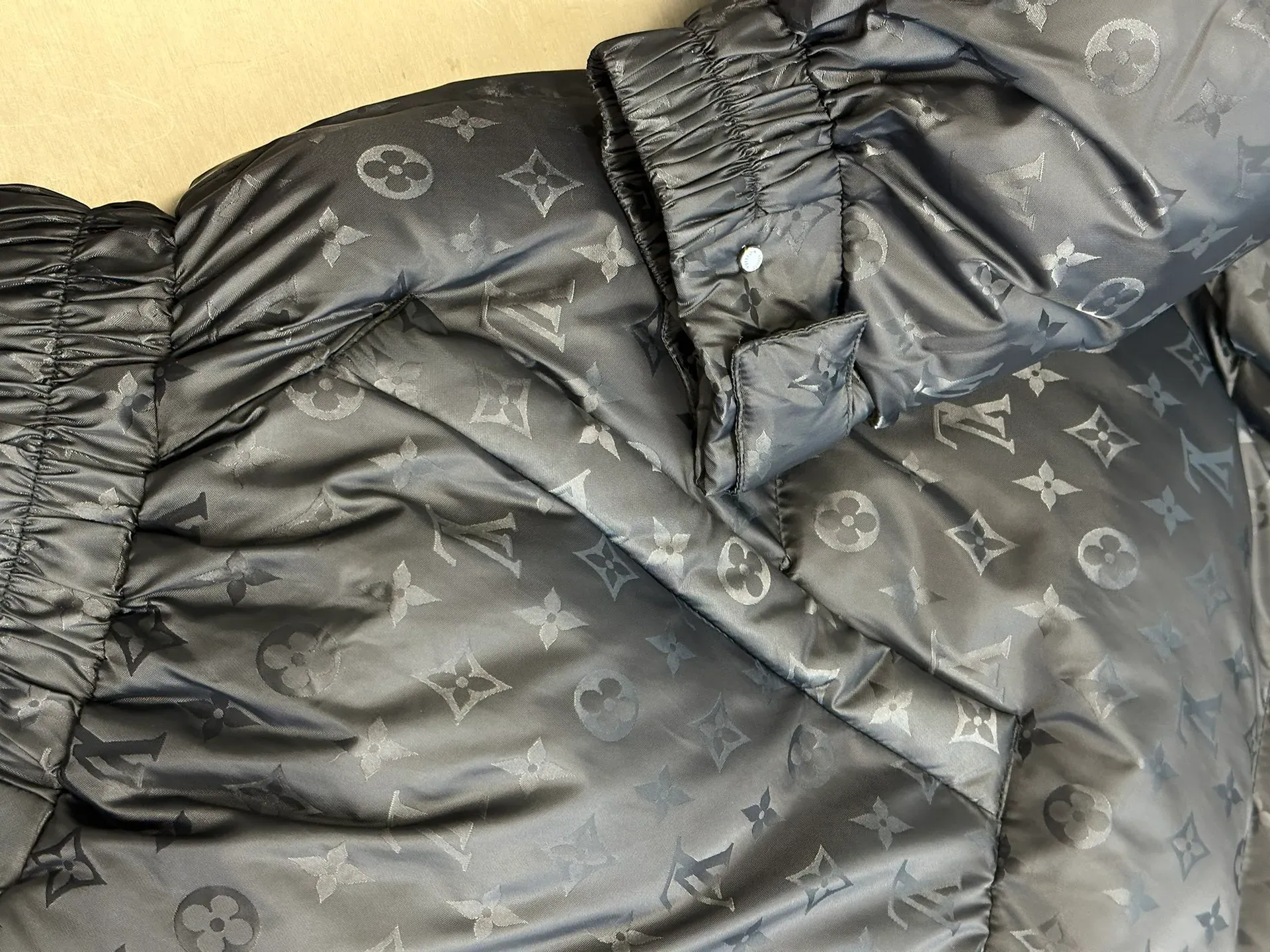 Куртки И Пуховики Женские Louis Vuitton 259878