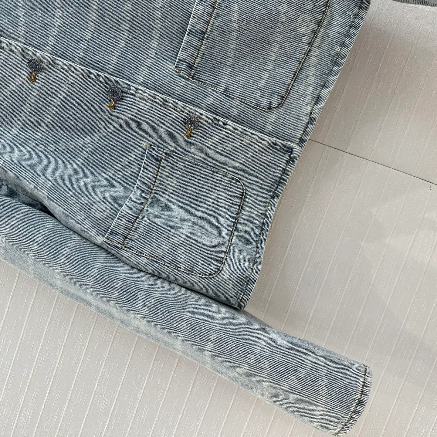 Куртки И Пуховики Женские Chanel 24092