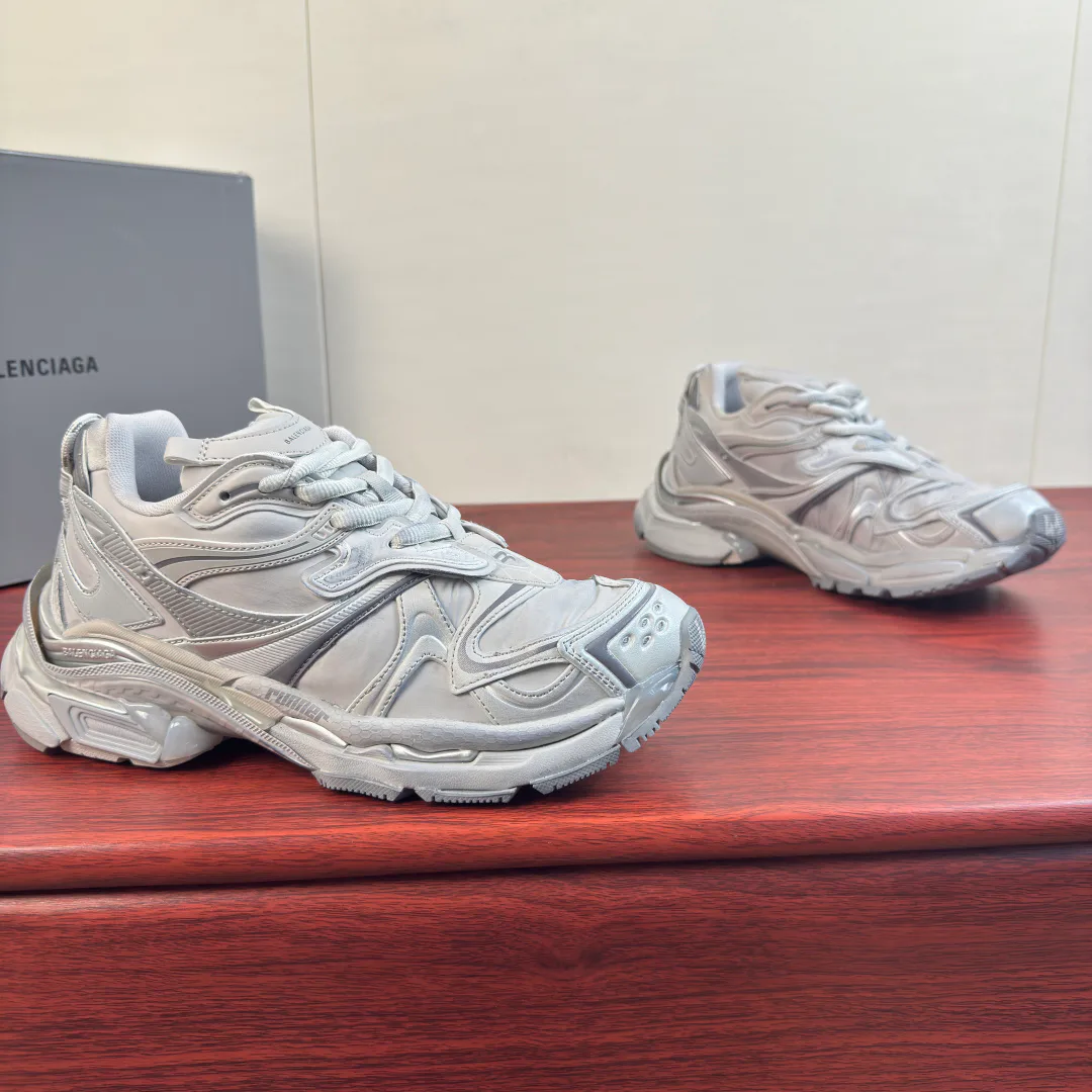 Кроссовки Женские Balenciaga 17722581