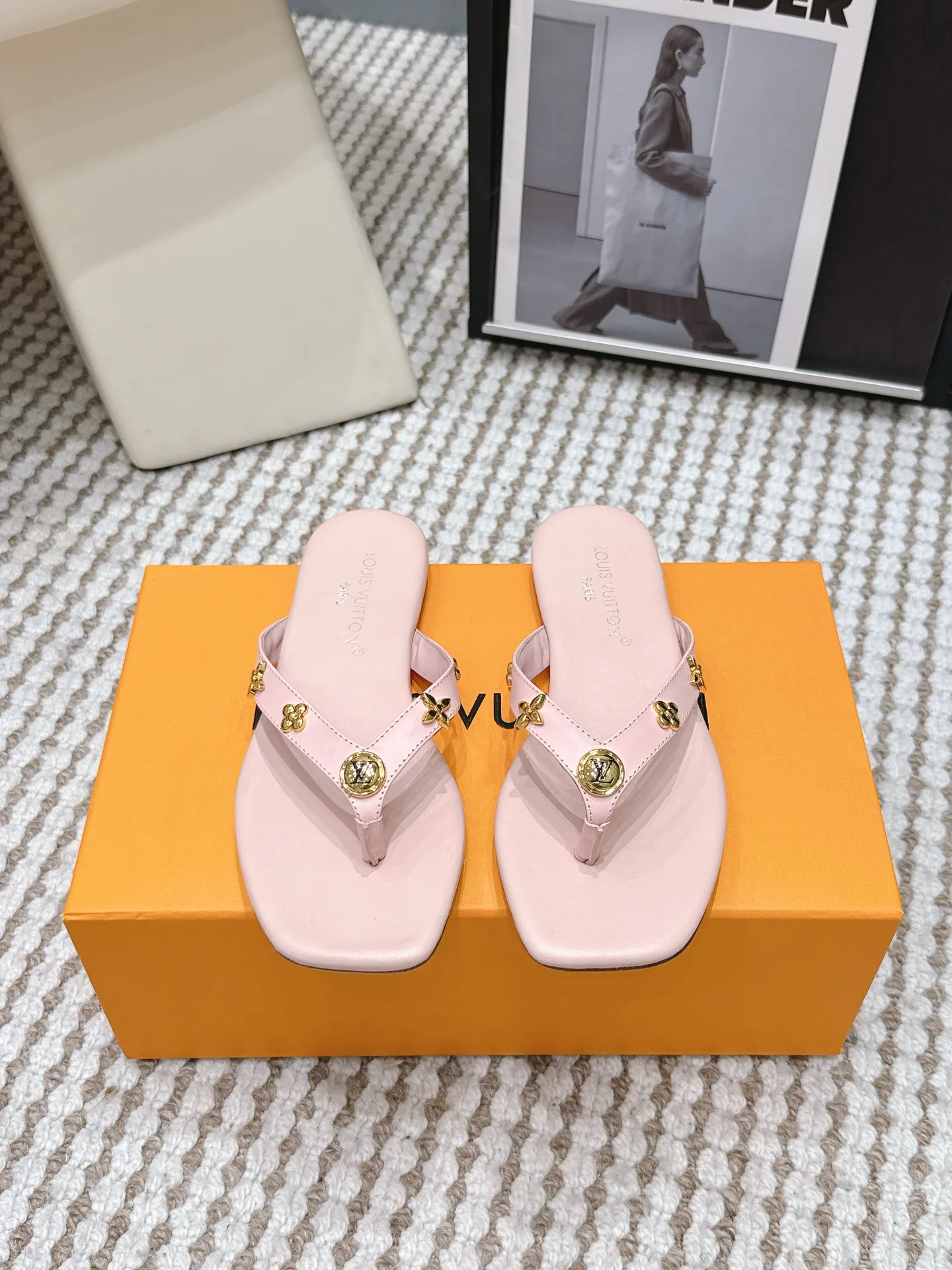 Шлепанцы Женские Louis Vuitton 14555368