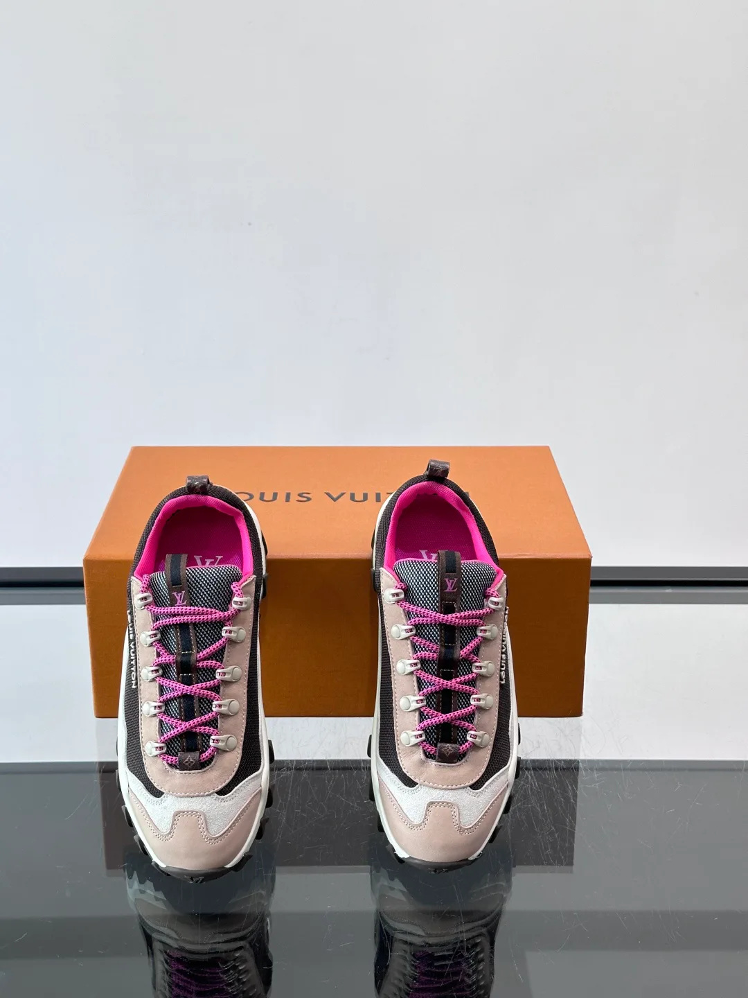 Кроссовки Женские Louis Vuitton 13580312
