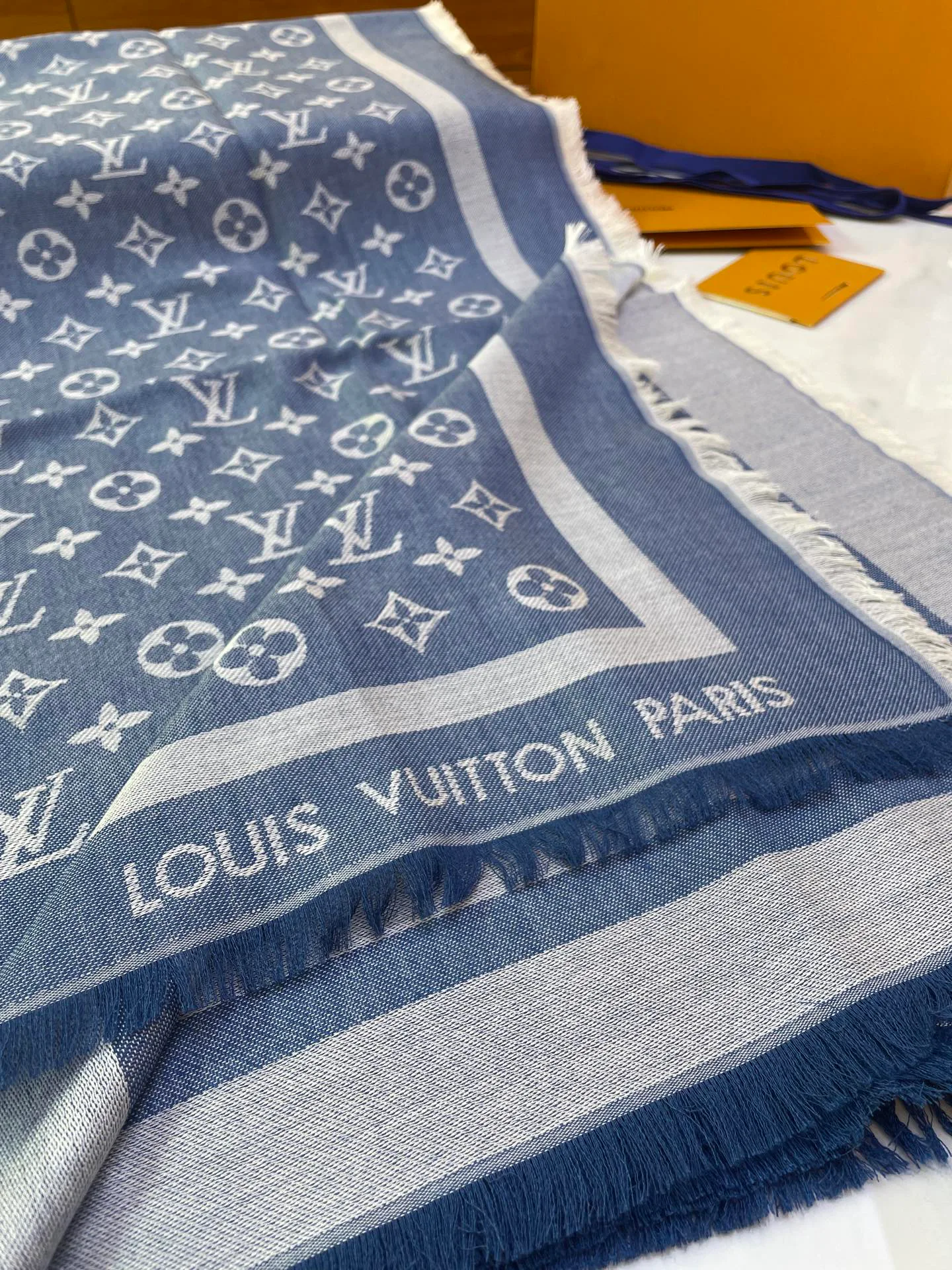 Шарфы Louis Vuitton 17928310
