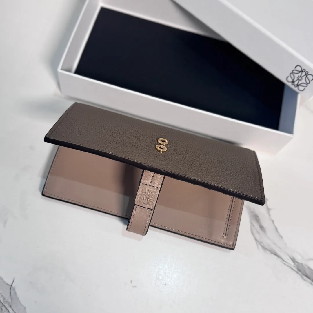 Клатчи Женские Loewe 17678715