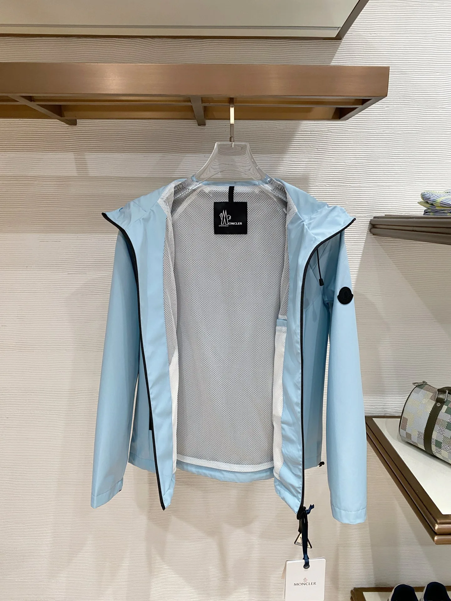 Куртки И Пуховики Мужские Moncler 4438622