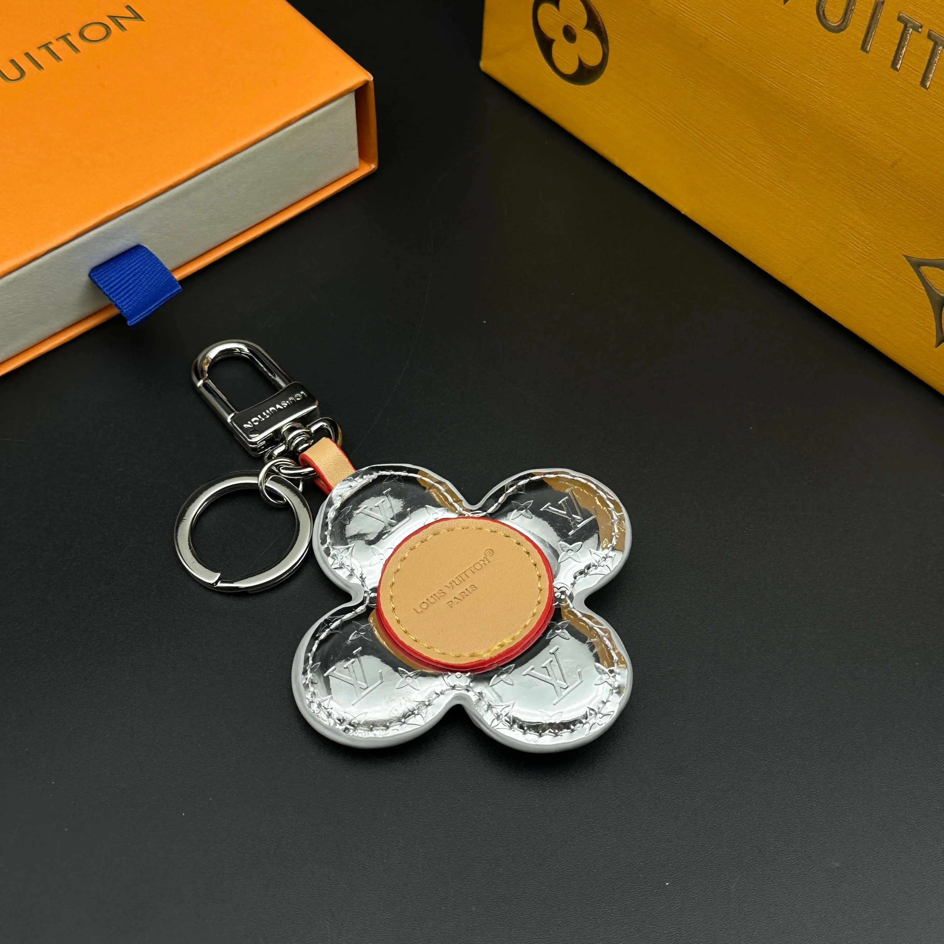 Ключницы Louis Vuitton 1256269