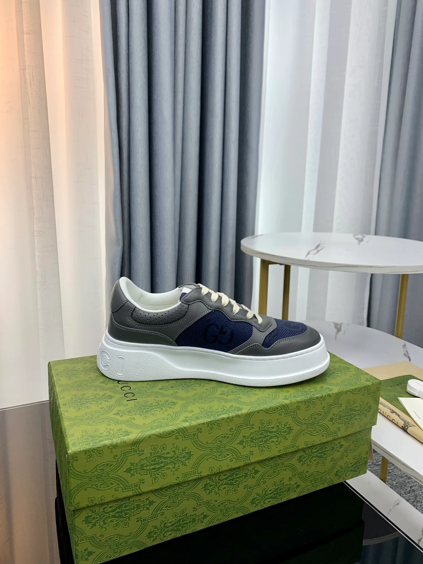 Кроссовки Женские Gucci 12227966