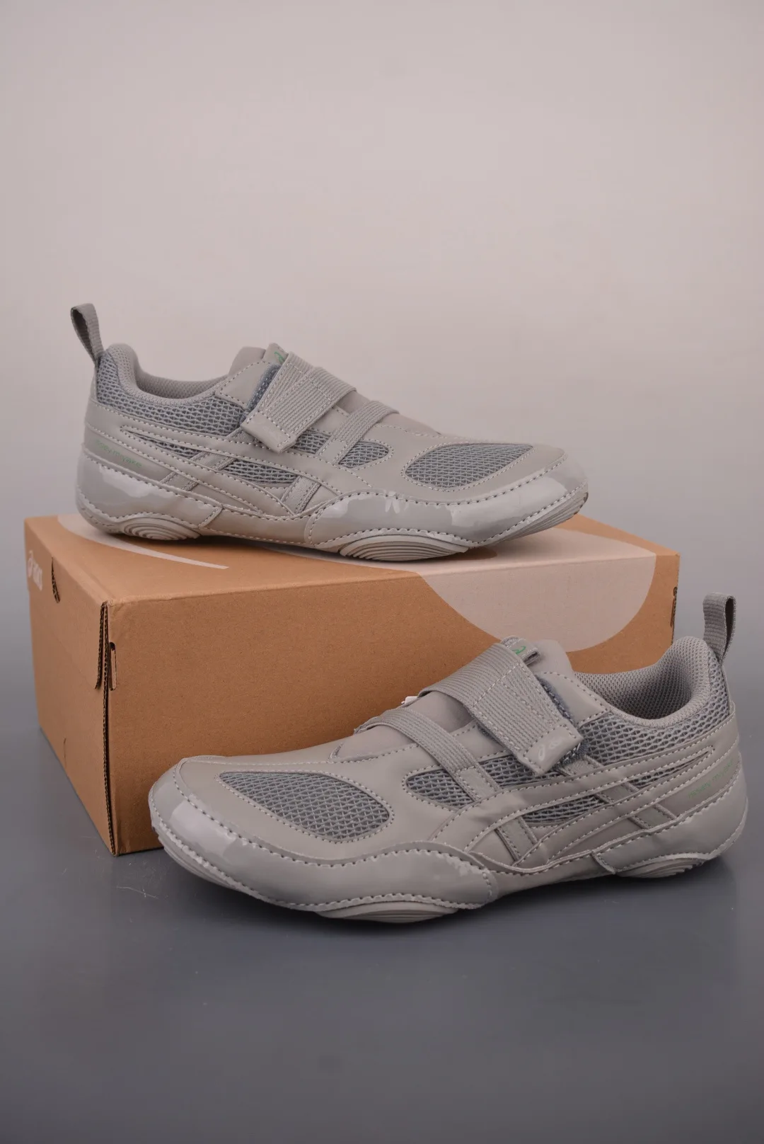 Кроссовки Женские Asics 18743884