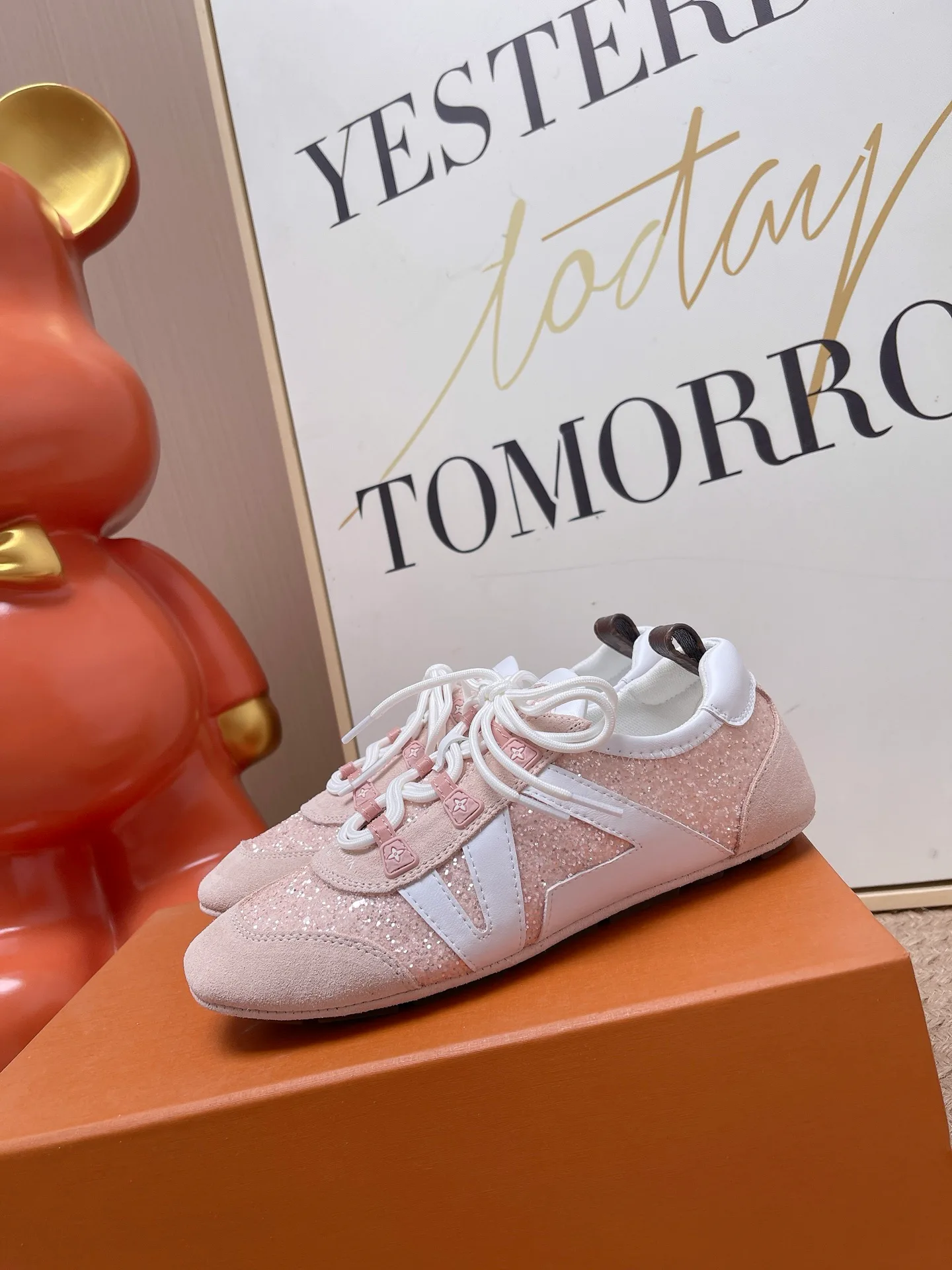 Кроссовки Женские Louis Vuitton 17571639