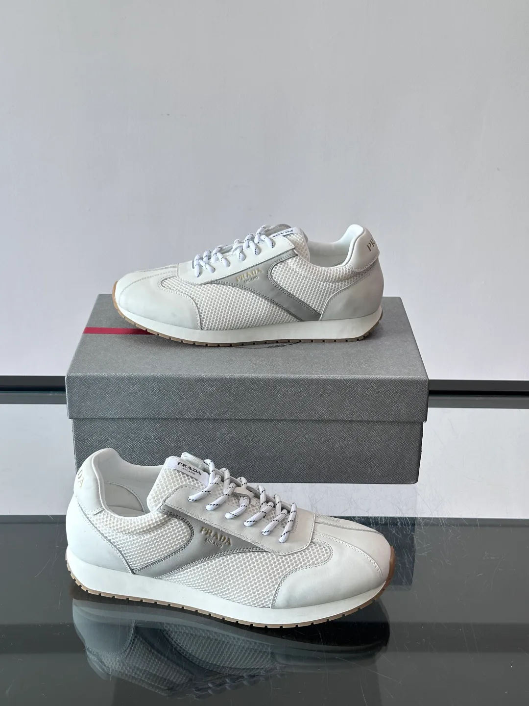 Кроссовки Женские Prada 17349519