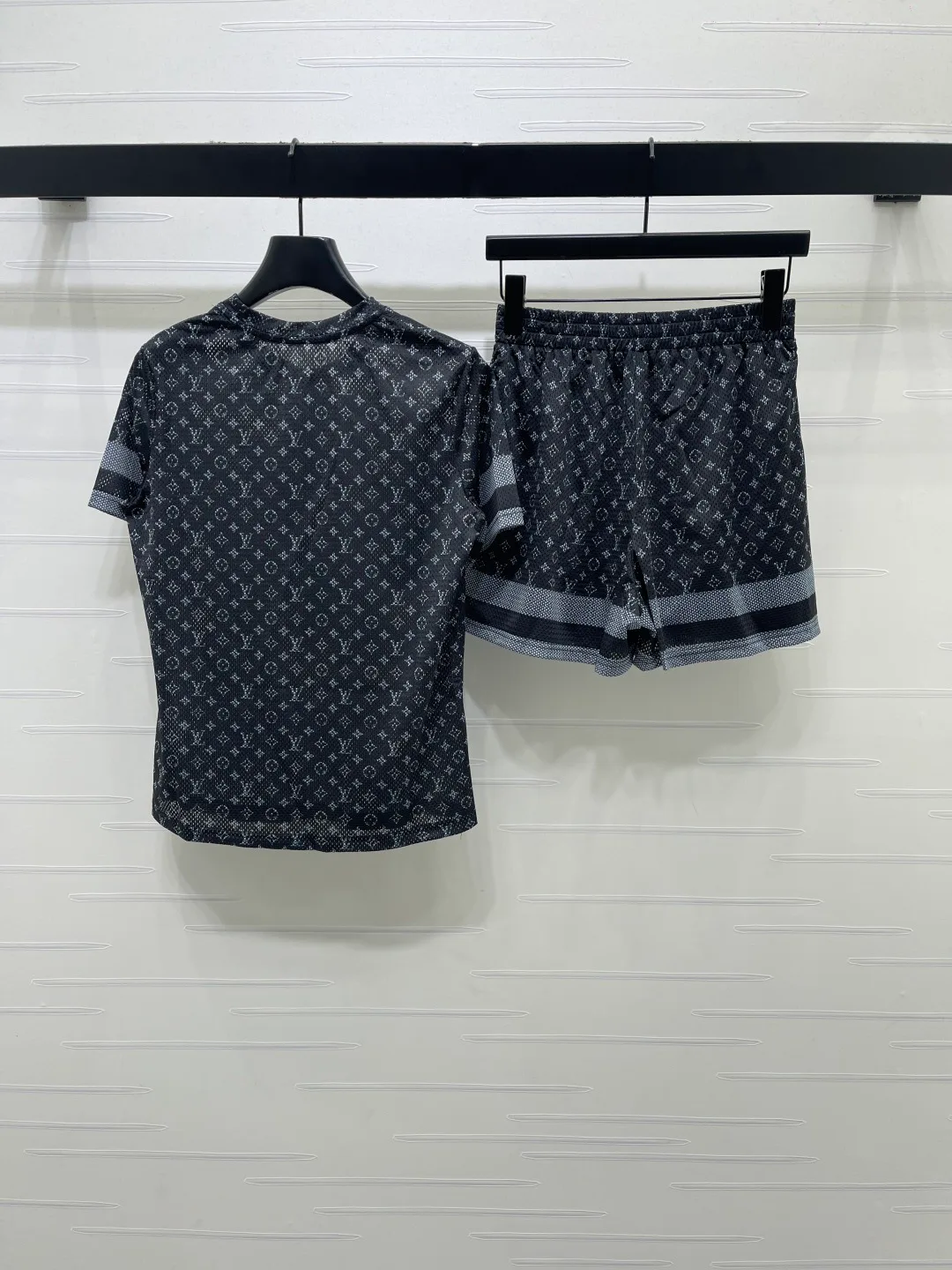 Футболки Женские Louis Vuitton 17361198