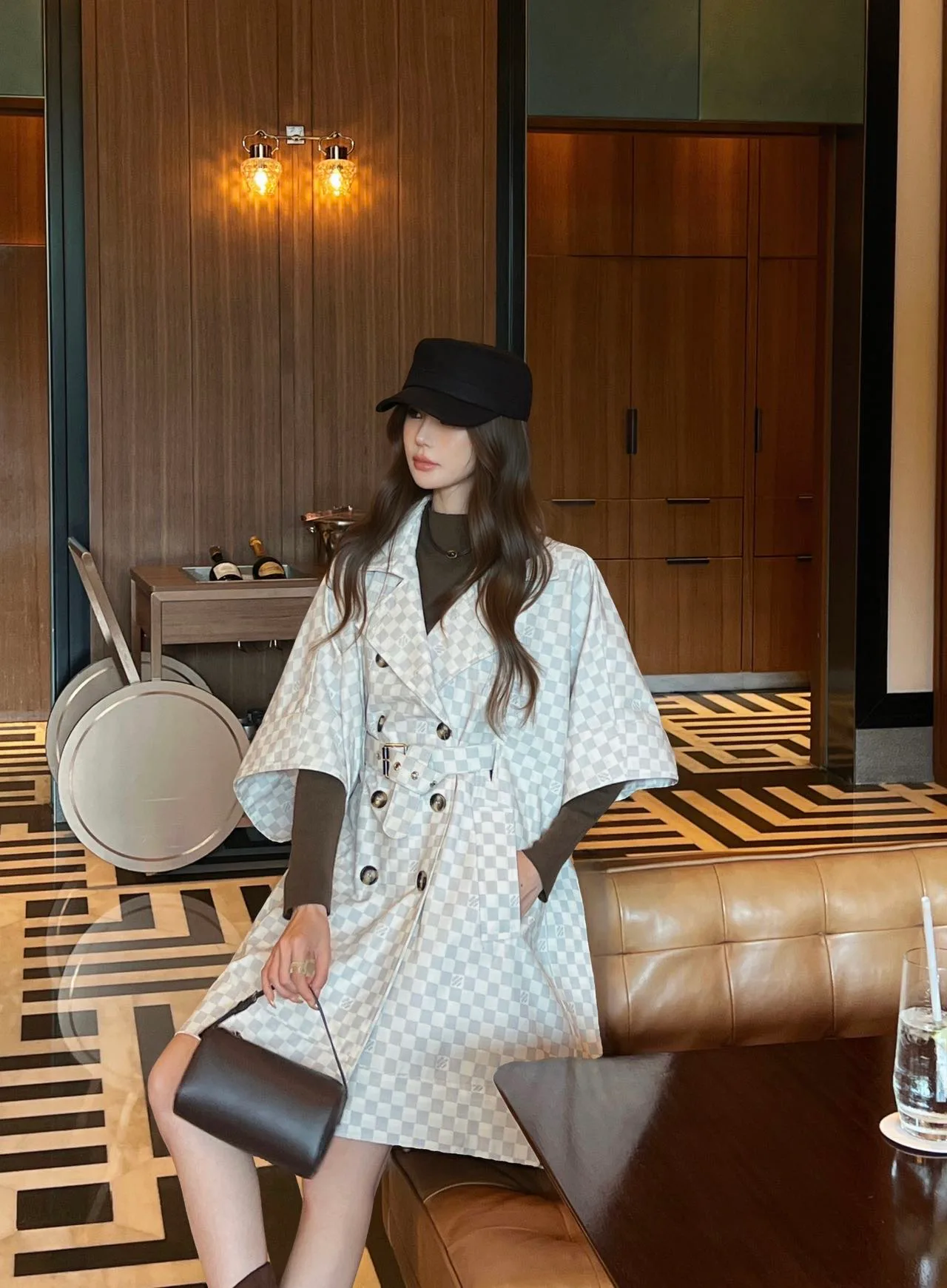 Тренчи Женские Louis Vuitton 18348262