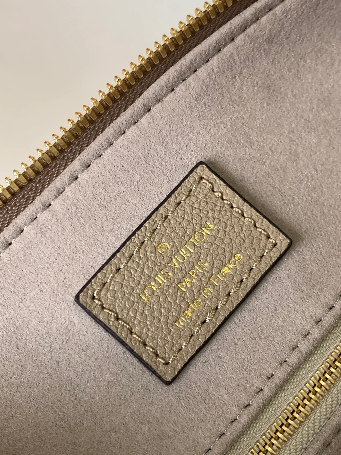 Классические Сумки Женские Louis Vuitton 17813558