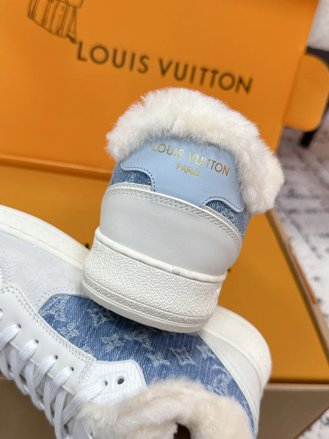 Кроссовки Женские Louis Vuitton 860620