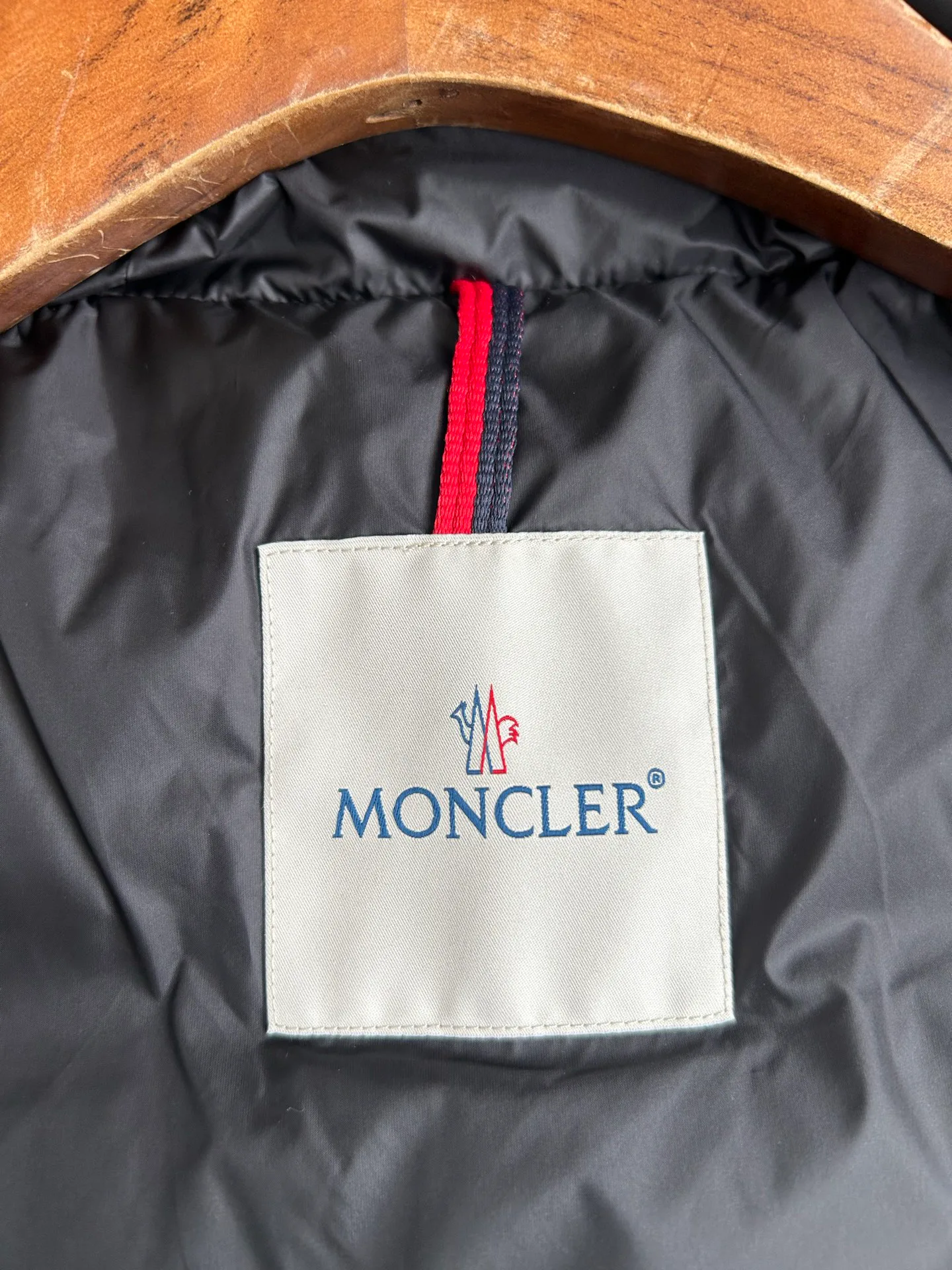 Куртки И Пуховики Женские Moncler 19462679