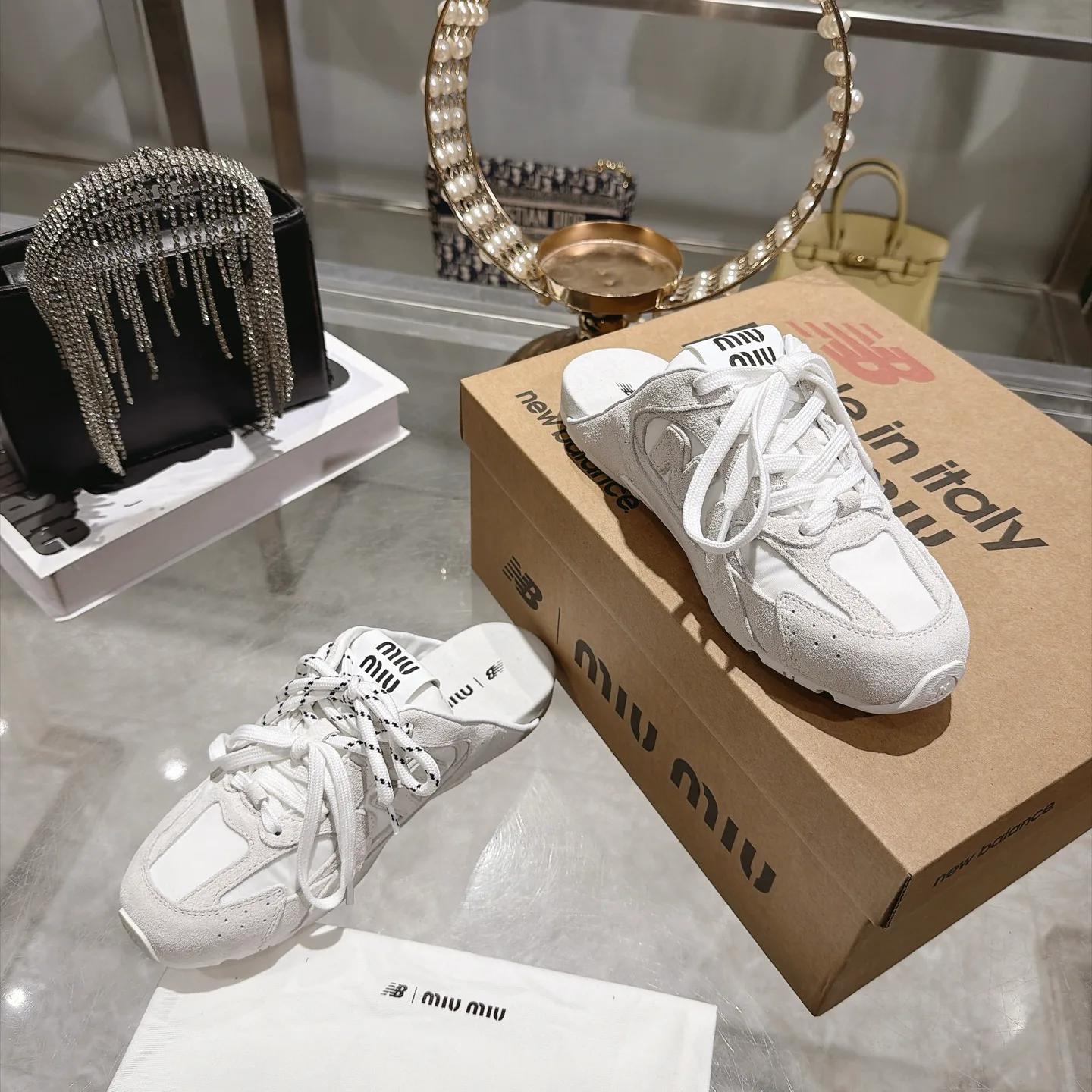 Кроссовки Женские Miu Miu 18034817