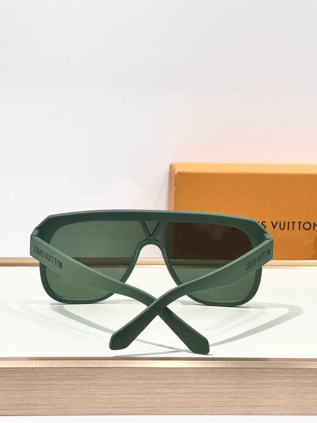 Очки Louis Vuitton 18196736