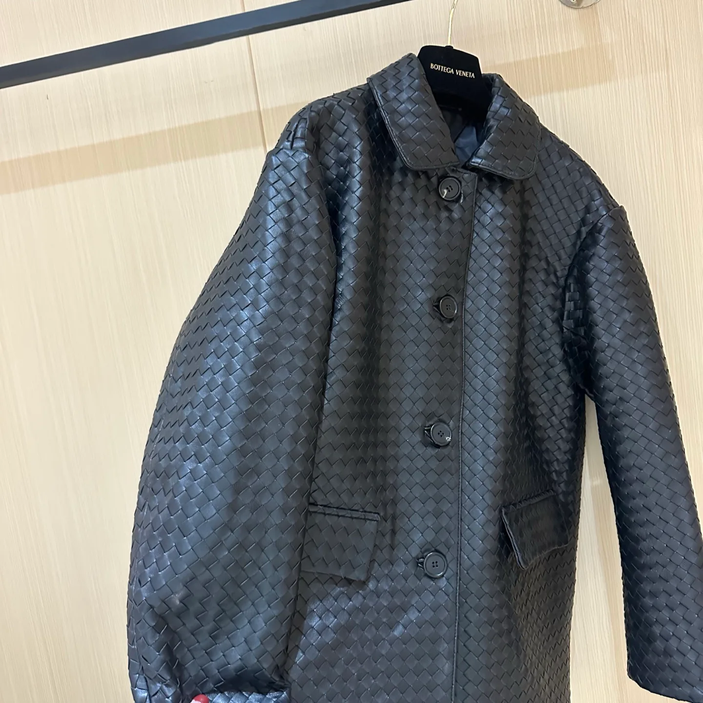 Кожаные Куртки И Дублёнки Женские Bottega Veneta 19350