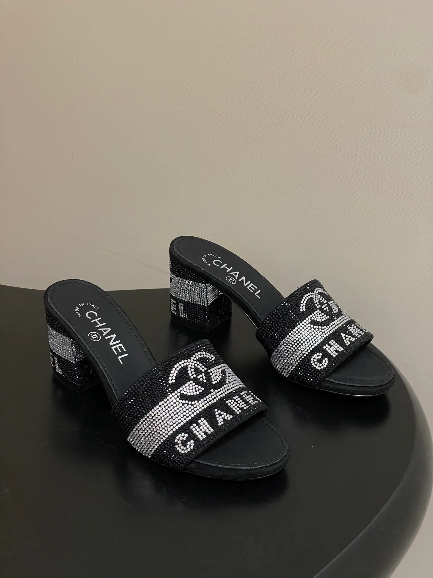 Шлепанцы Женские Chanel 10993962