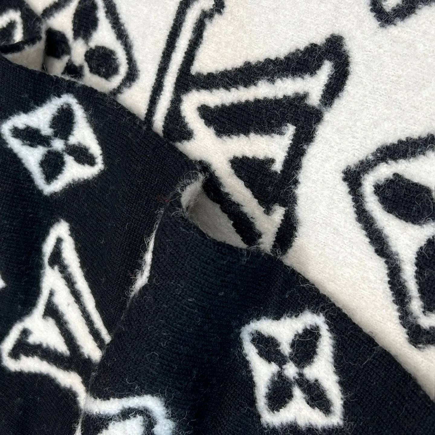 Шарфы Louis Vuitton 5049636