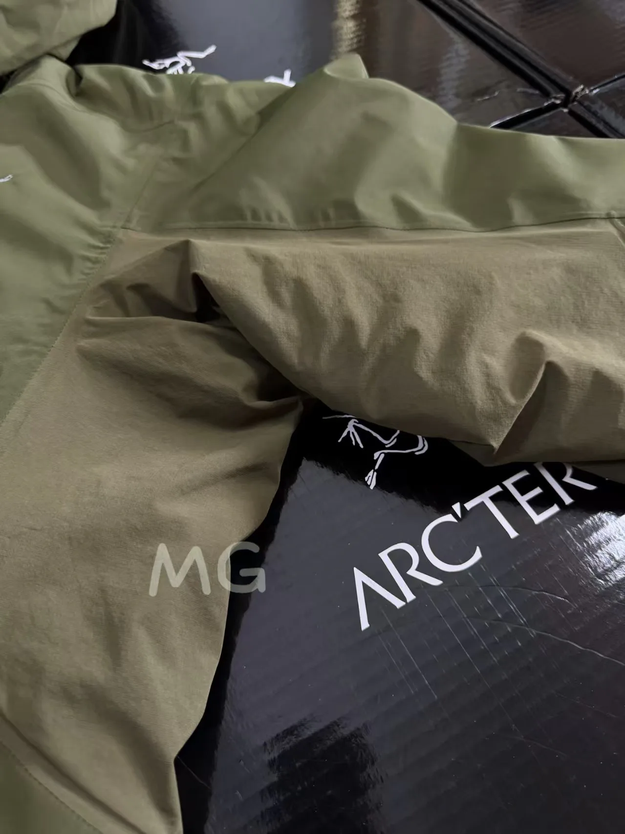 Куртки И Пуховики Женские Arcteryx 19260878