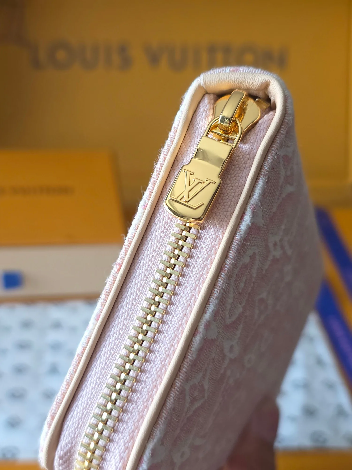 Клатчи Женские Louis Vuitton 18391185