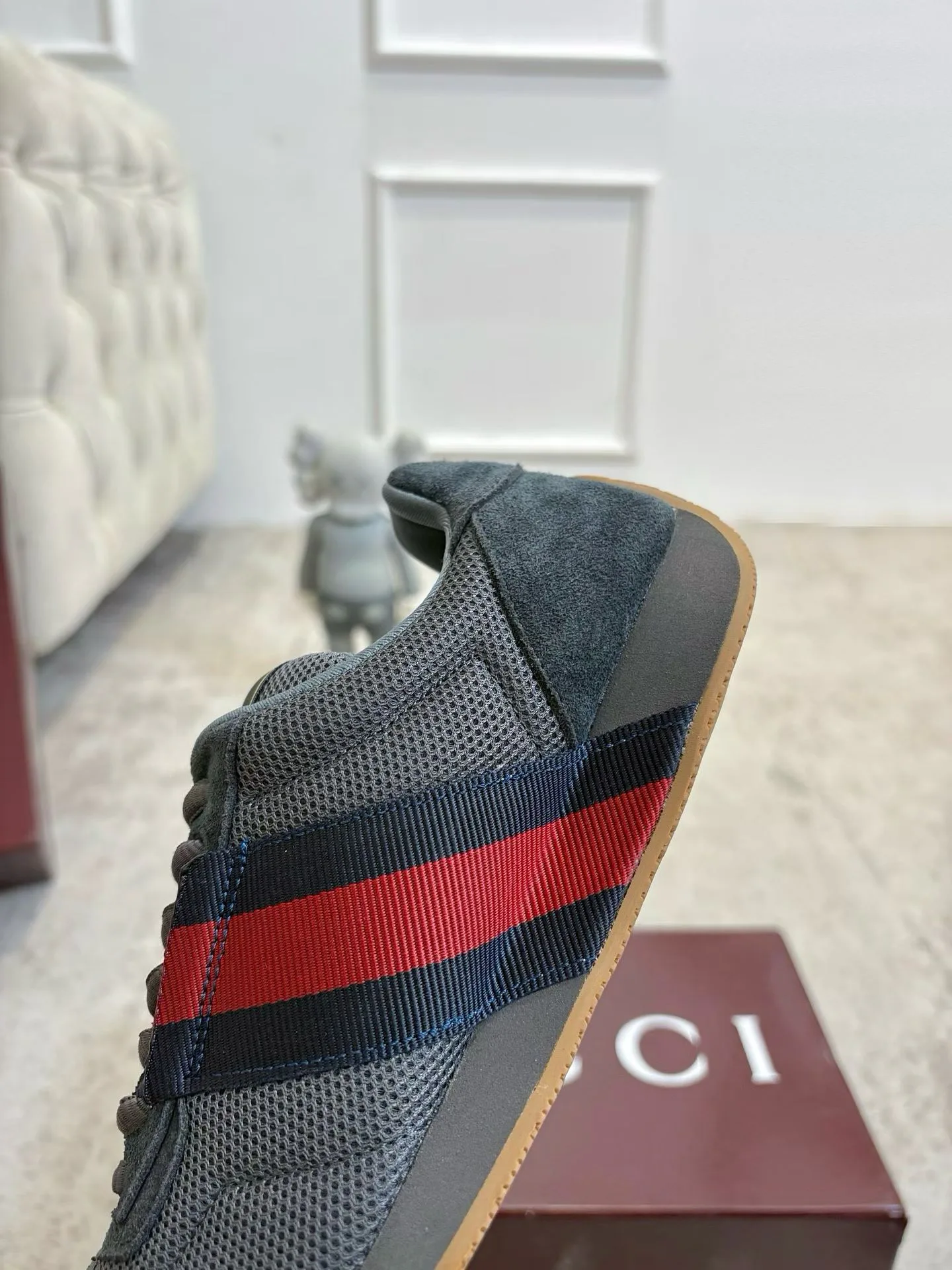 Кроссовки Женские Gucci 18466239
