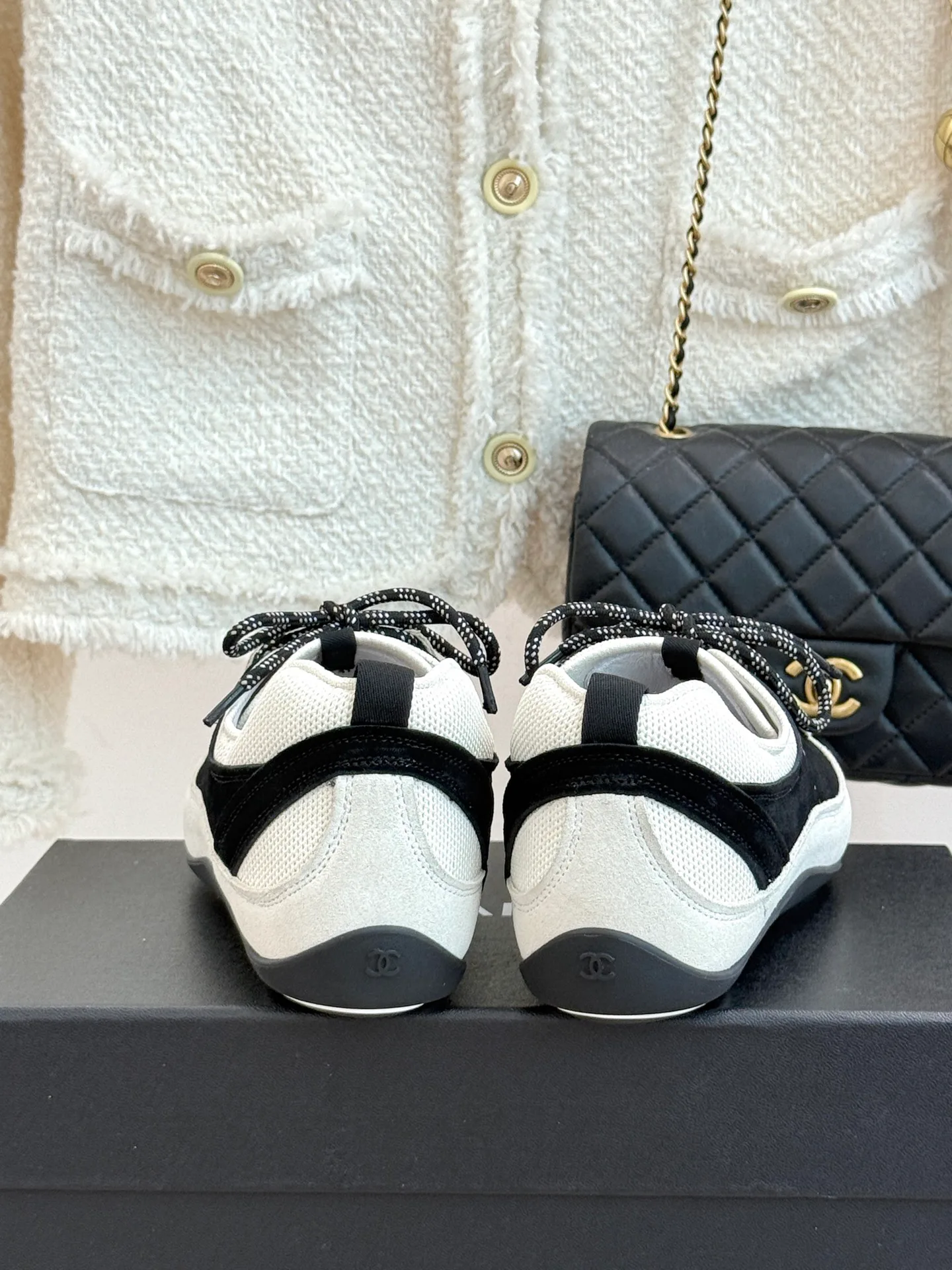 Кроссовки Женские Chanel 17025637