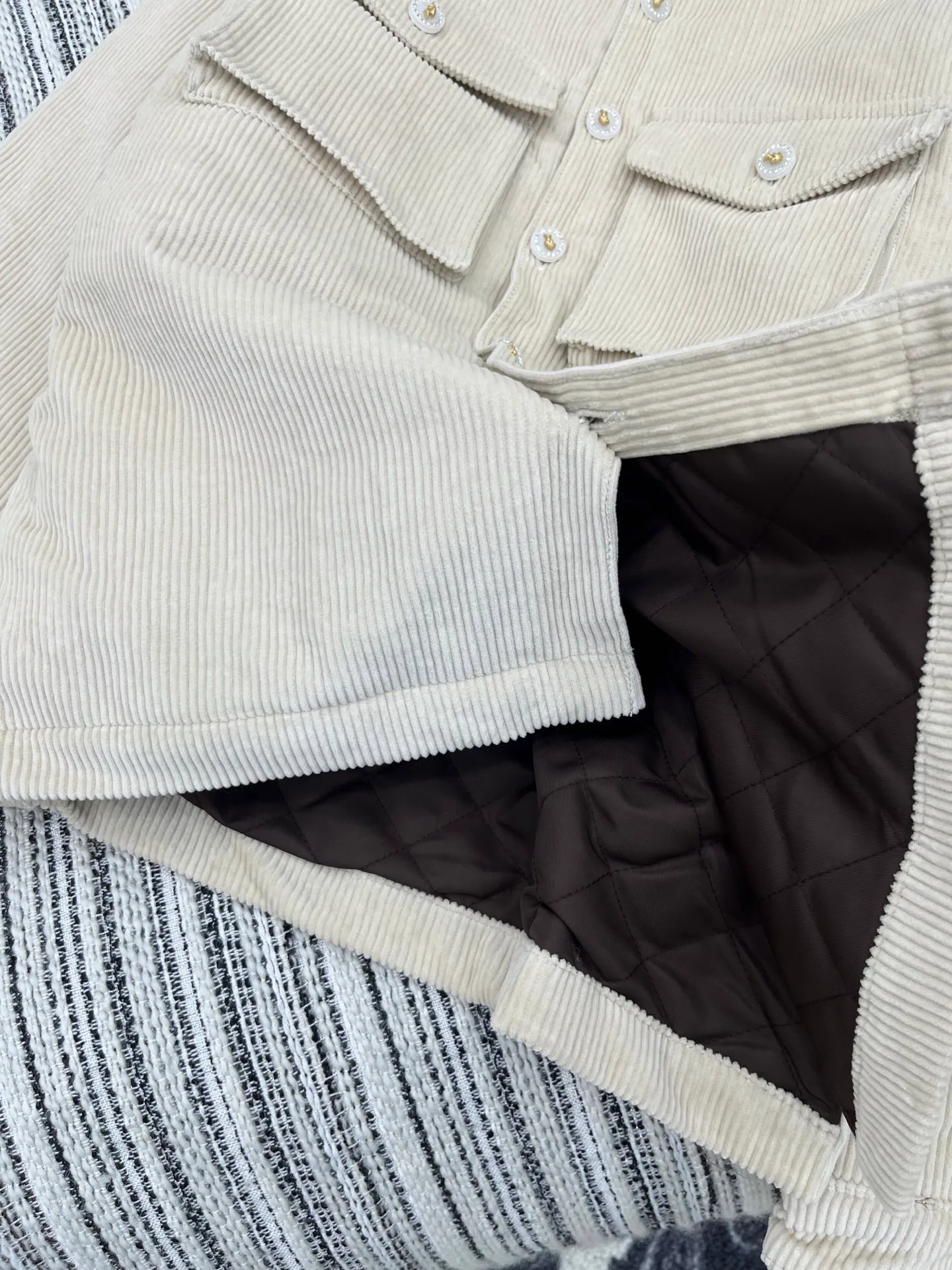 Куртки И Пуховики Женские Chanel 130183