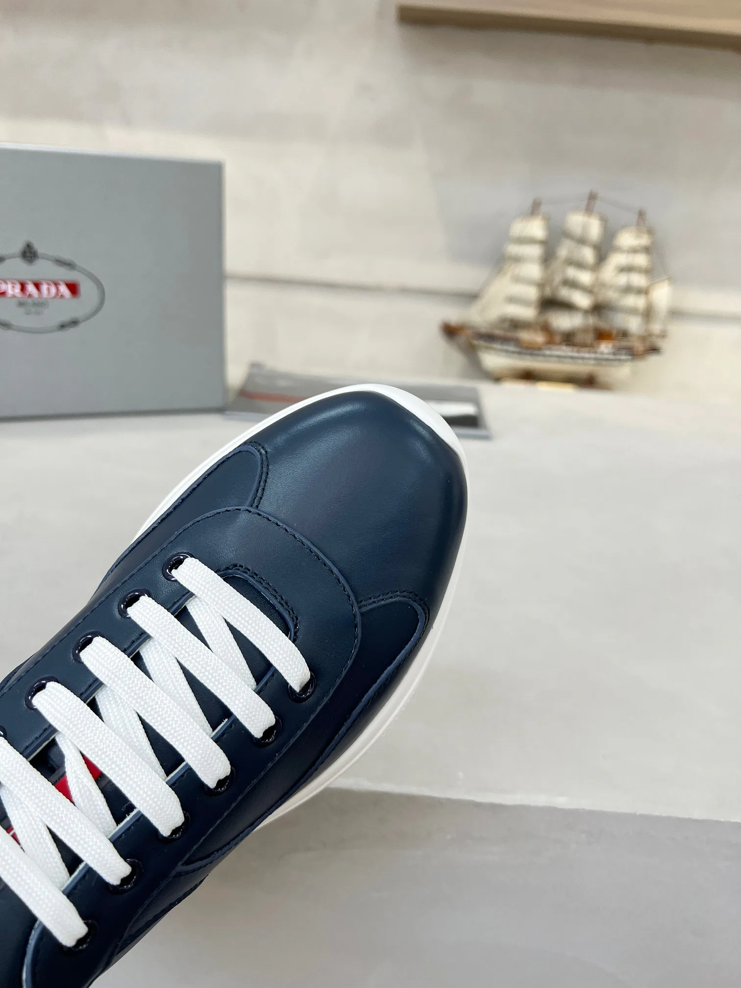 Кроссовки Женские Prada 15120