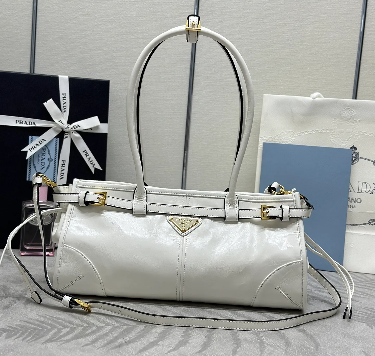 Классические Сумки Женские Prada 11462477