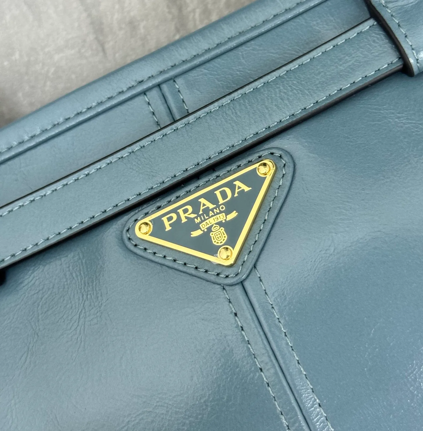 Классические Сумки Женские Prada 11462533