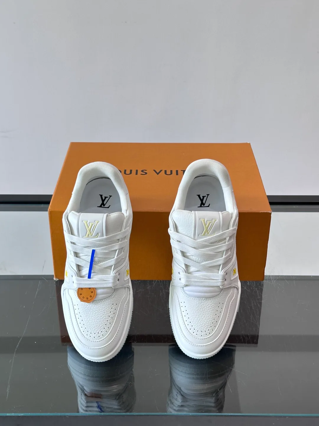 Кроссовки Женские Louis Vuitton 17588568