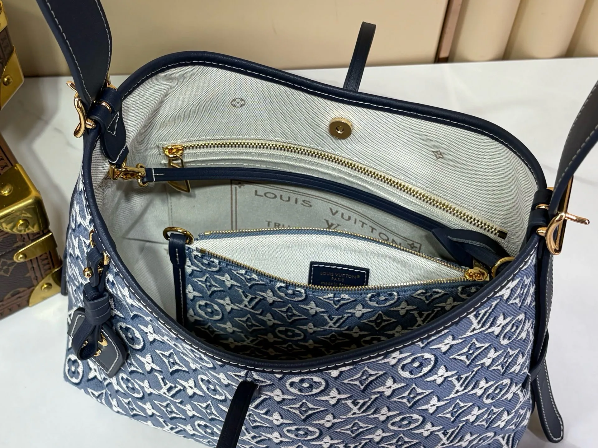 Классические Сумки Женские Louis Vuitton 18240324