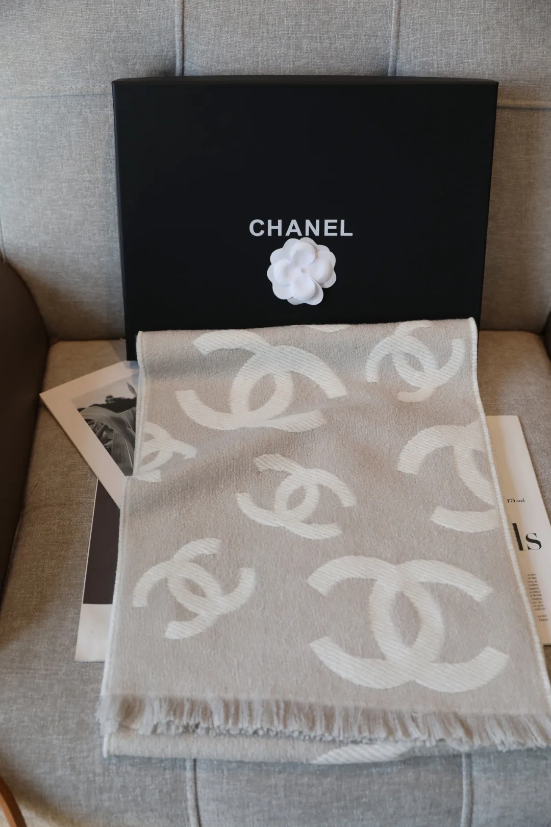 Шарфы Chanel 18618575