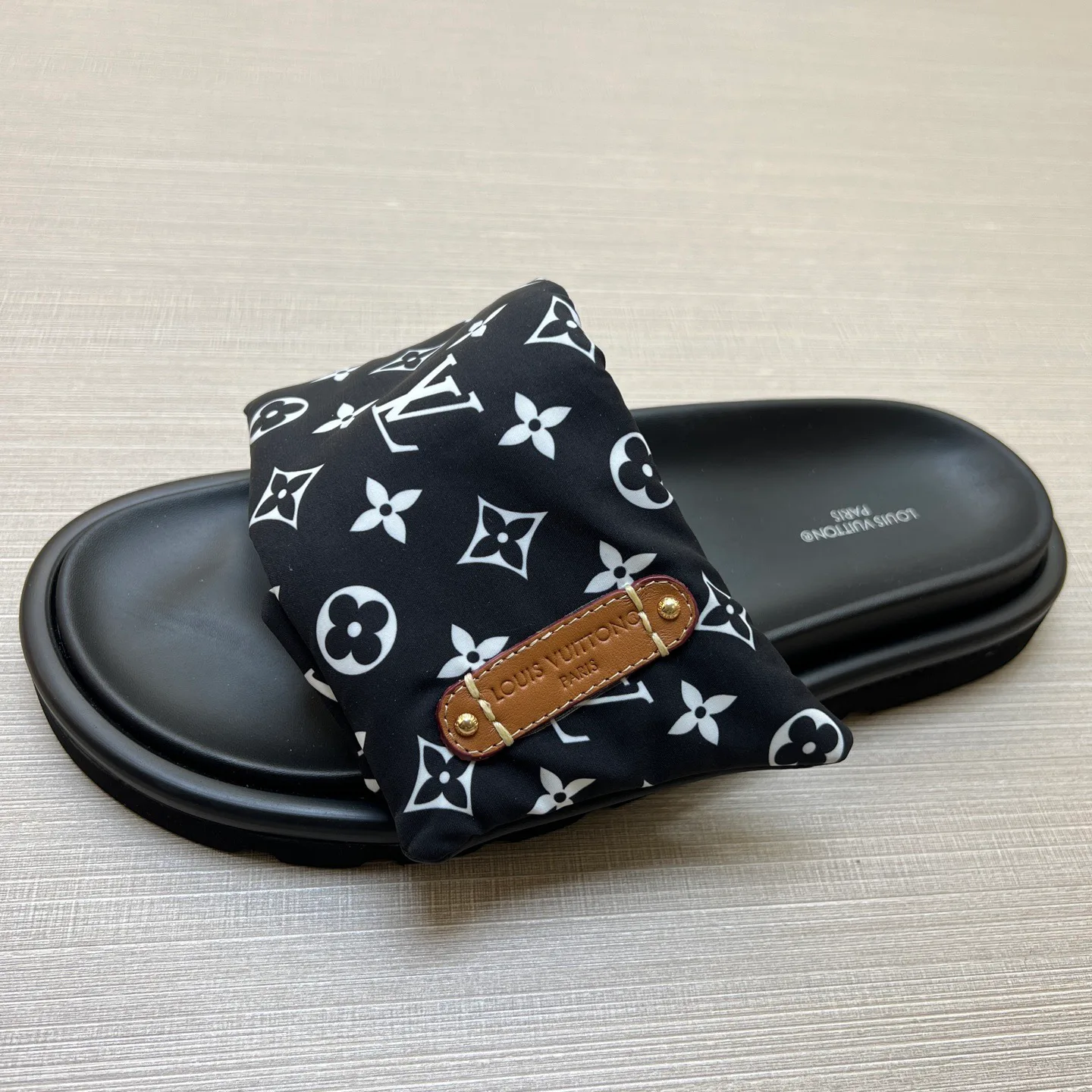 Шлепанцы Женские Louis Vuitton 9801566