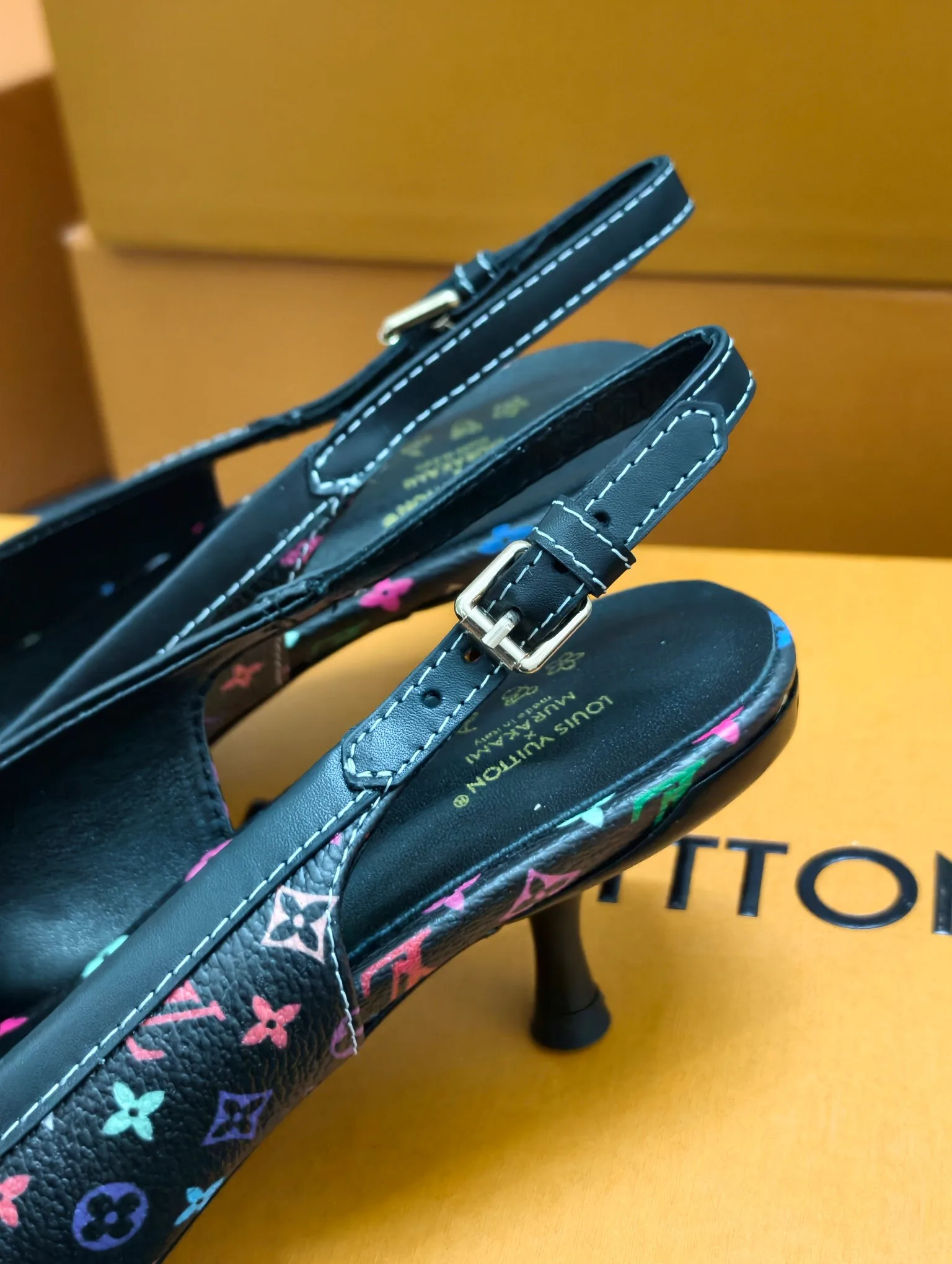 Сандалии Женские Louis Vuitton 10236794