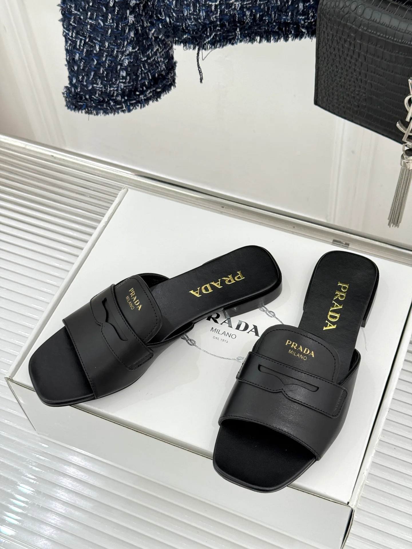 Шлепанцы Женские Prada 12632988