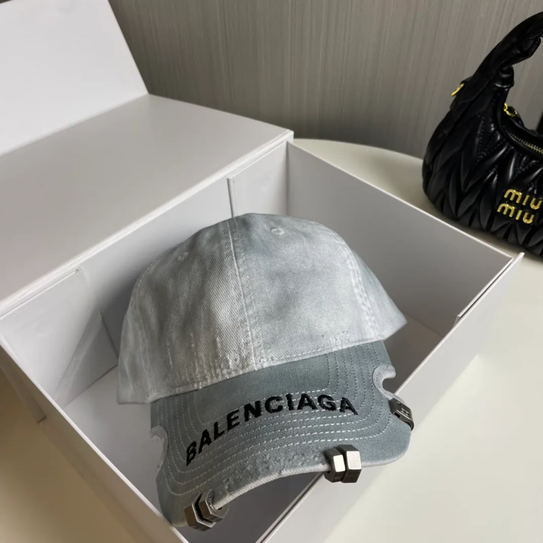 Головные Уборы Balenciaga 10776510