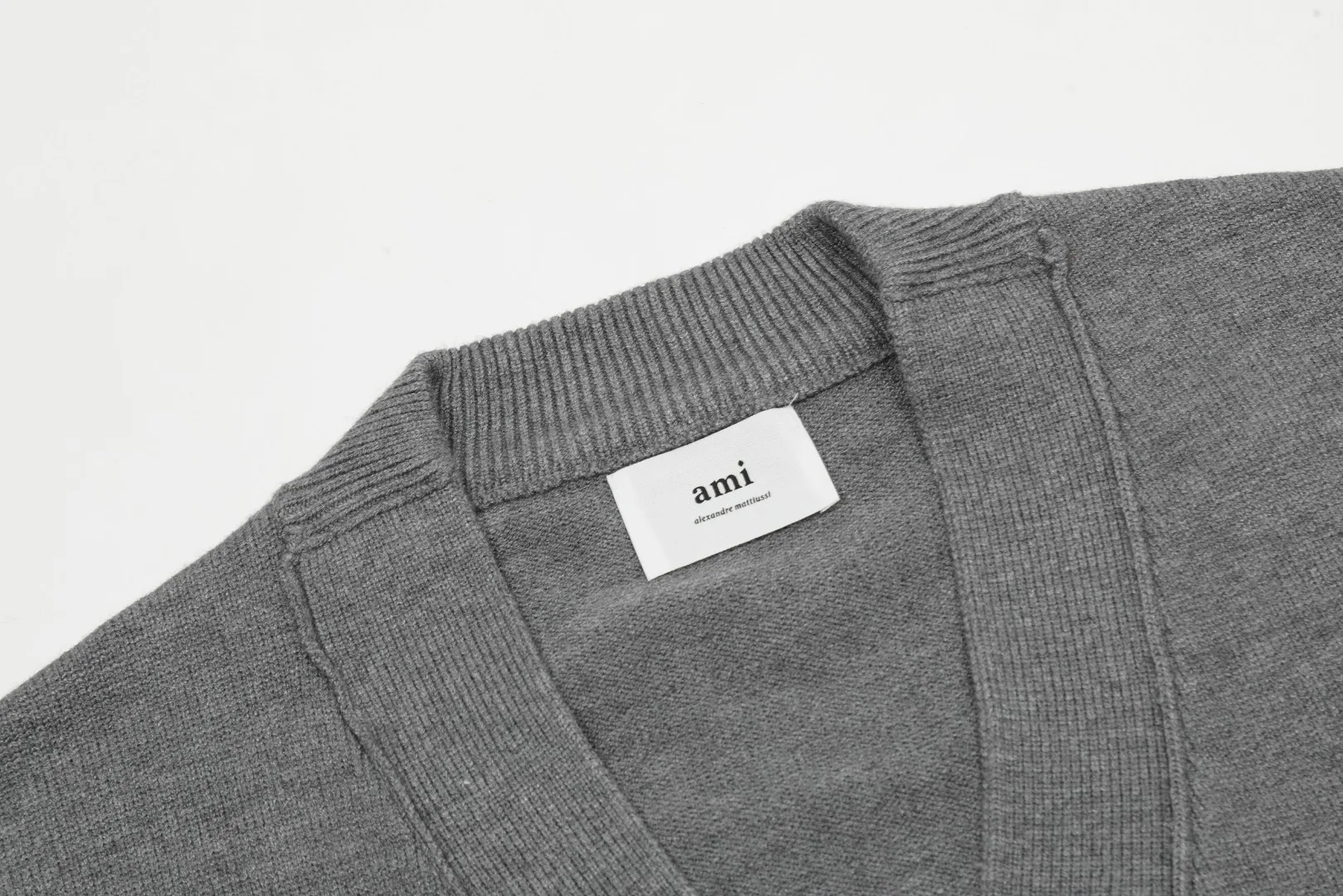 Джемперы Женские Ami Paris 134028